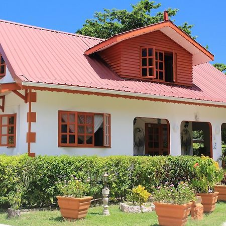 Veronic Self-Catering Guest House La Digue Exterior photo