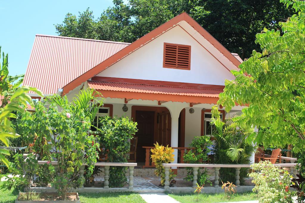 Veronic Self-Catering Guest House La Digue Exterior photo