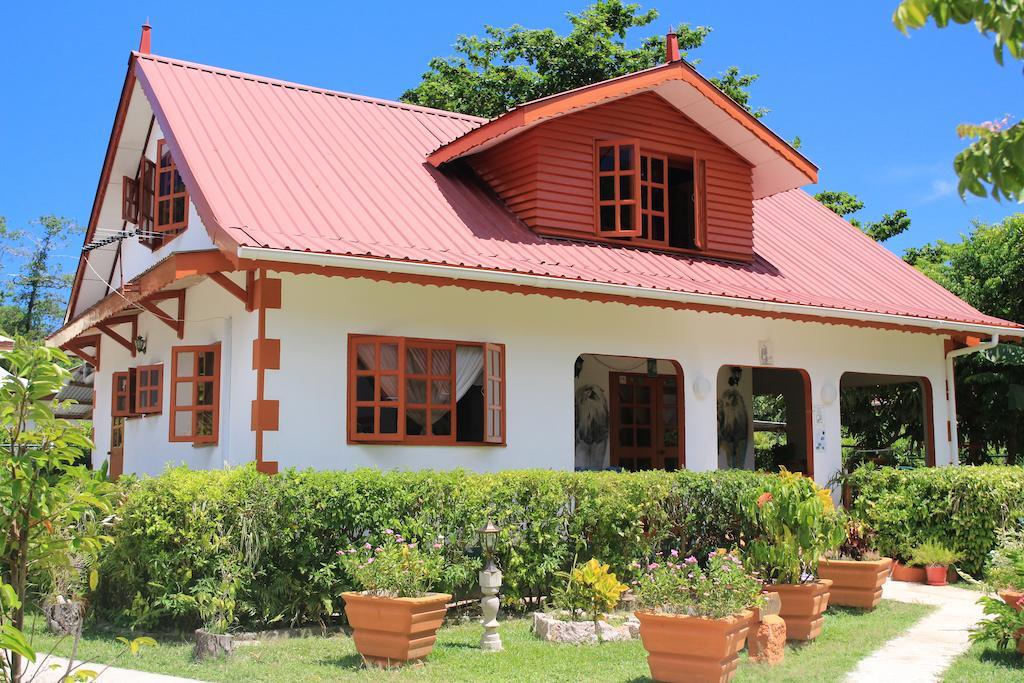 Veronic Self-Catering Guest House La Digue Exterior photo