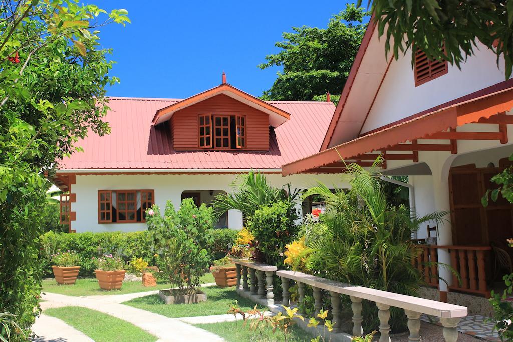 Veronic Self-Catering Guest House La Digue Exterior photo