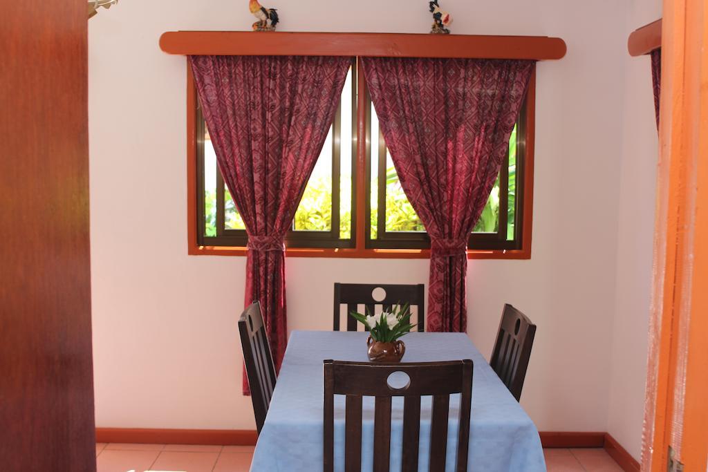 Veronic Self-Catering Guest House La Digue Room photo