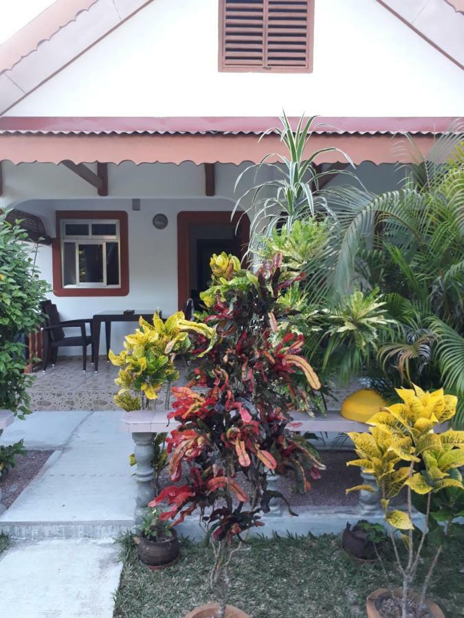 Veronic Self-Catering Guest House La Digue Exterior photo