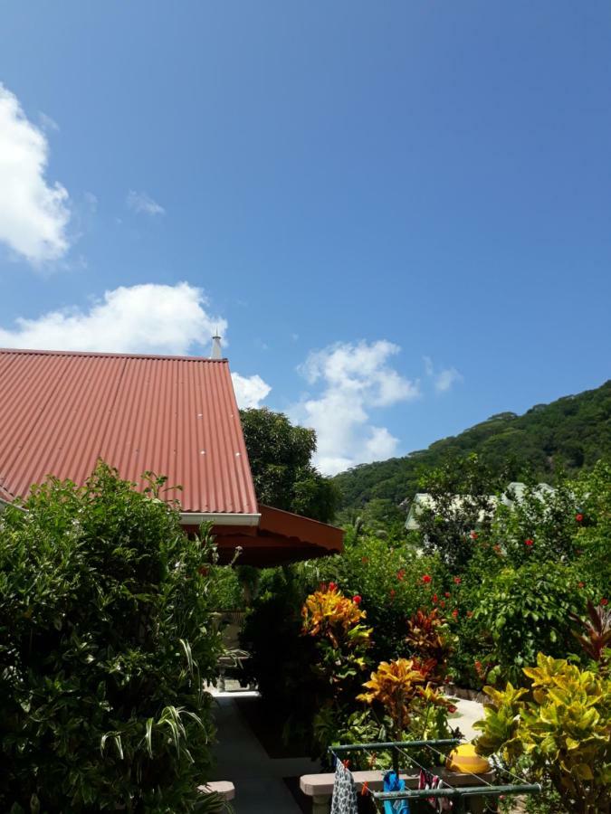 Veronic Self-Catering Guest House La Digue Exterior photo